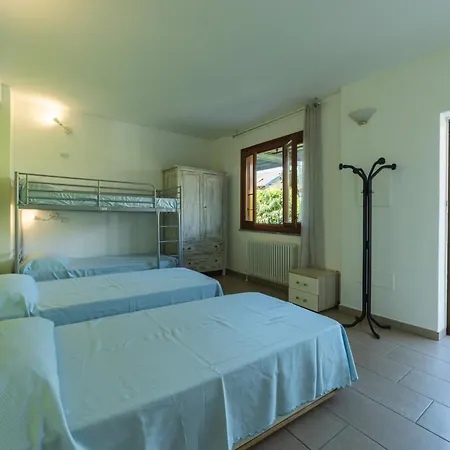 Casa Emmaus Pensión *