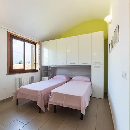 Casa Emmaus Pensión *